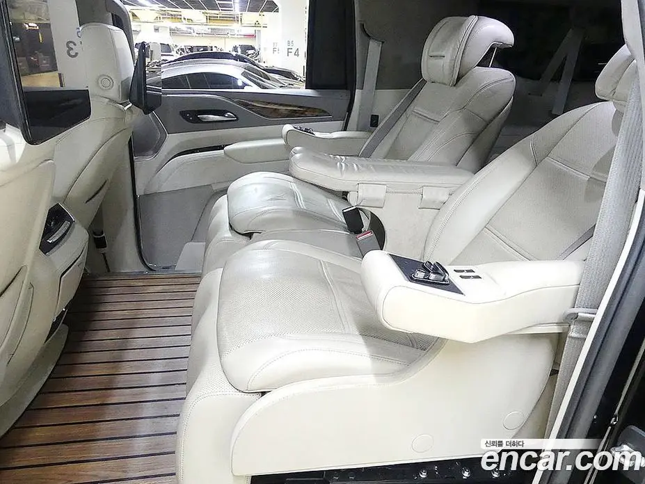 Cadillac Escalade 2022 6.2 автомат (гидро), фото 16 Cadillac Escalade 2022 6.2 автомат (гидро), фото 16