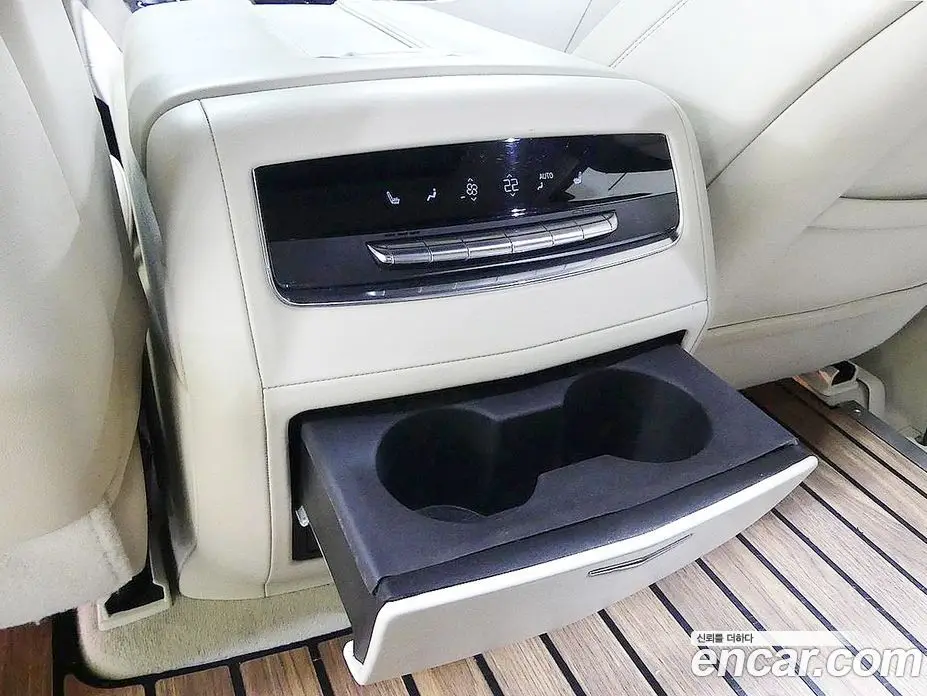Cadillac Escalade 2022 6.2 автомат (гидро), фото 19 Cadillac Escalade 2022 6.2 автомат (гидро), фото 19