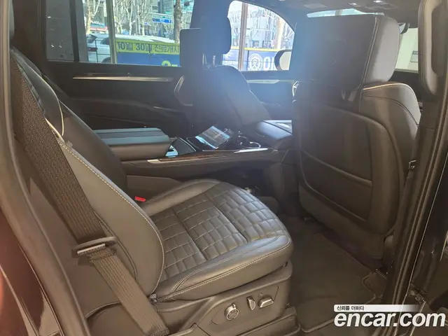 Cadillac Escalade 2025 6.2 автомат (гидро), миниатюра 11 Cadillac Escalade 2025 6.2 автомат (гидро), миниатюра 11