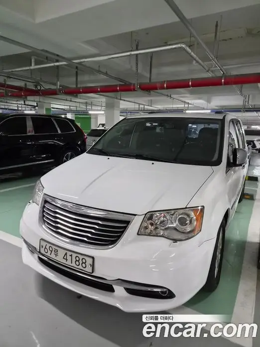 Chrysler Grand Voyager, 2014, 120 000 км Chrysler Grand Voyager, 2014, 120 000 км