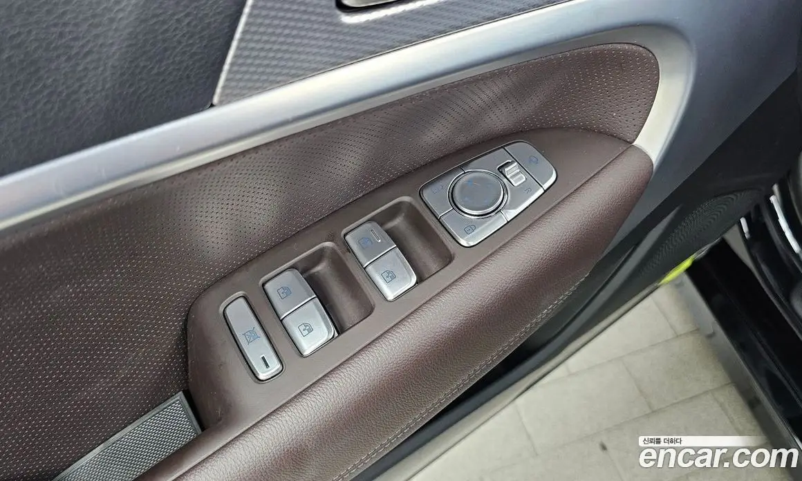 Genesis G70 2022 2.0 автомат (гидро), фото 26 Genesis G70 2022 2.0 автомат (гидро), фото 26