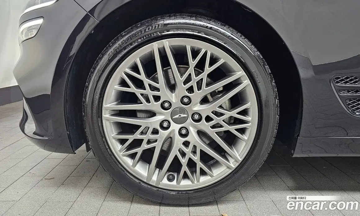 Genesis G70 2022 2.0 автомат (гидро), фото 4 Genesis G70 2022 2.0 автомат (гидро), фото 4