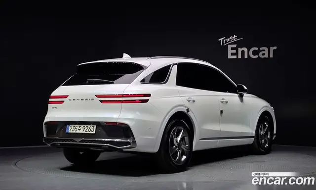 Genesis GV70 2024 2.5 автомат (гидро), миниатюра 2 Genesis GV70 2024 2.5 автомат (гидро), миниатюра 2