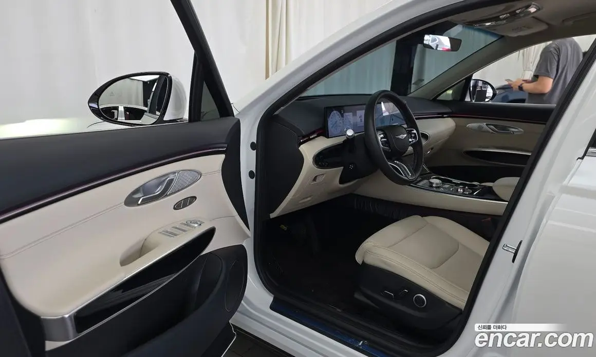 Genesis GV70 2024 2.5 автомат (гидро), фото 13 Genesis GV70 2024 2.5 автомат (гидро), фото 13