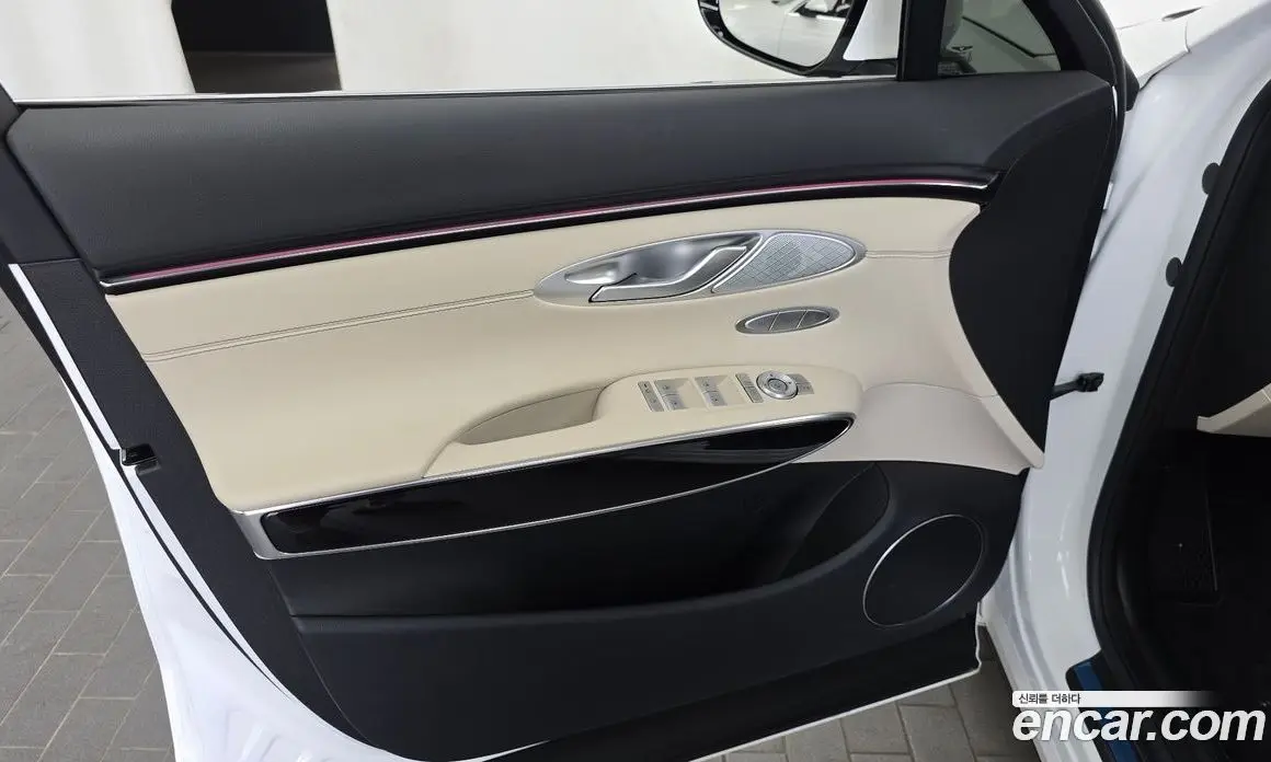Genesis GV70 2024 2.5 автомат (гидро), фото 14 Genesis GV70 2024 2.5 автомат (гидро), фото 14