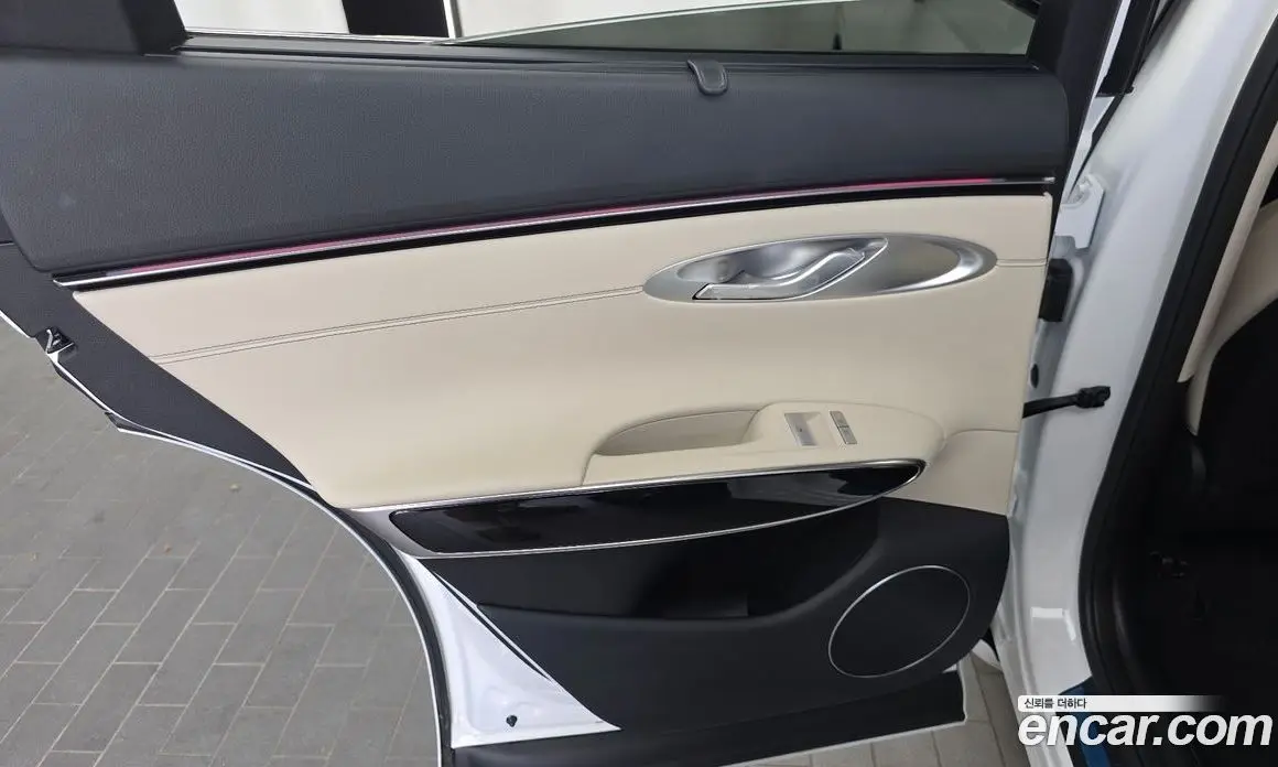 Genesis GV70 2024 2.5 автомат (гидро), фото 15 Genesis GV70 2024 2.5 автомат (гидро), фото 15