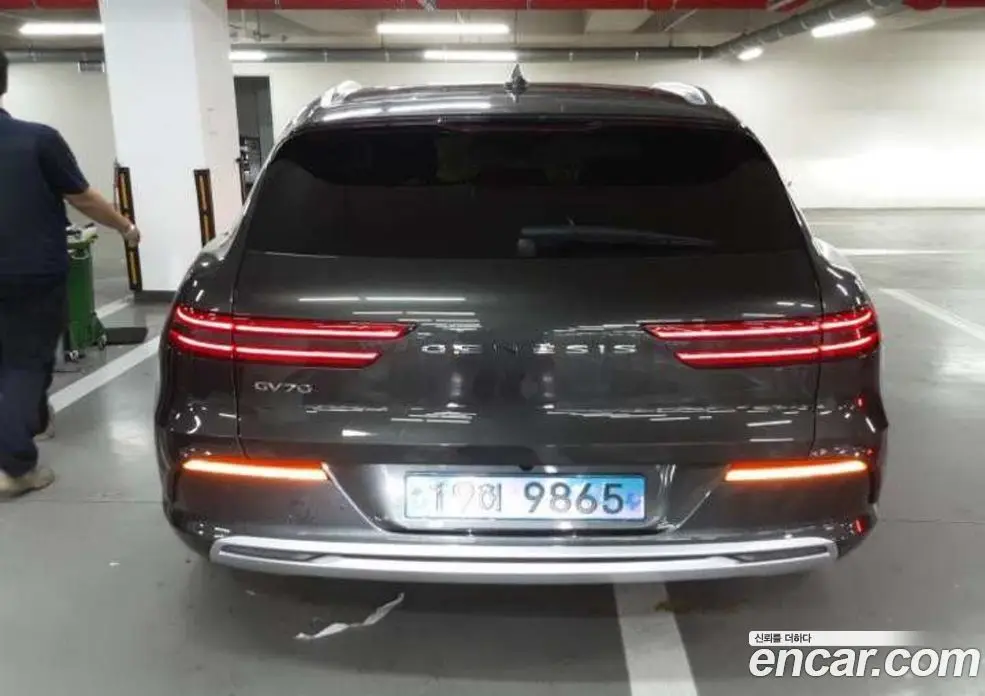 Genesis GV70 2024 0.1 автомат (гидро), фото 3 Genesis GV70 2024 0.1 автомат (гидро), фото 3
