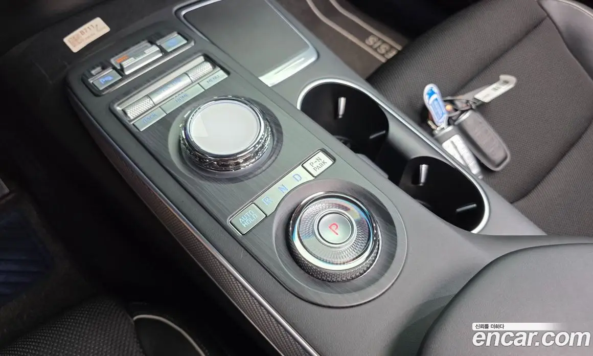 Genesis GV70 2024 2.5 автомат (гидро), фото 12 Genesis GV70 2024 2.5 автомат (гидро), фото 12