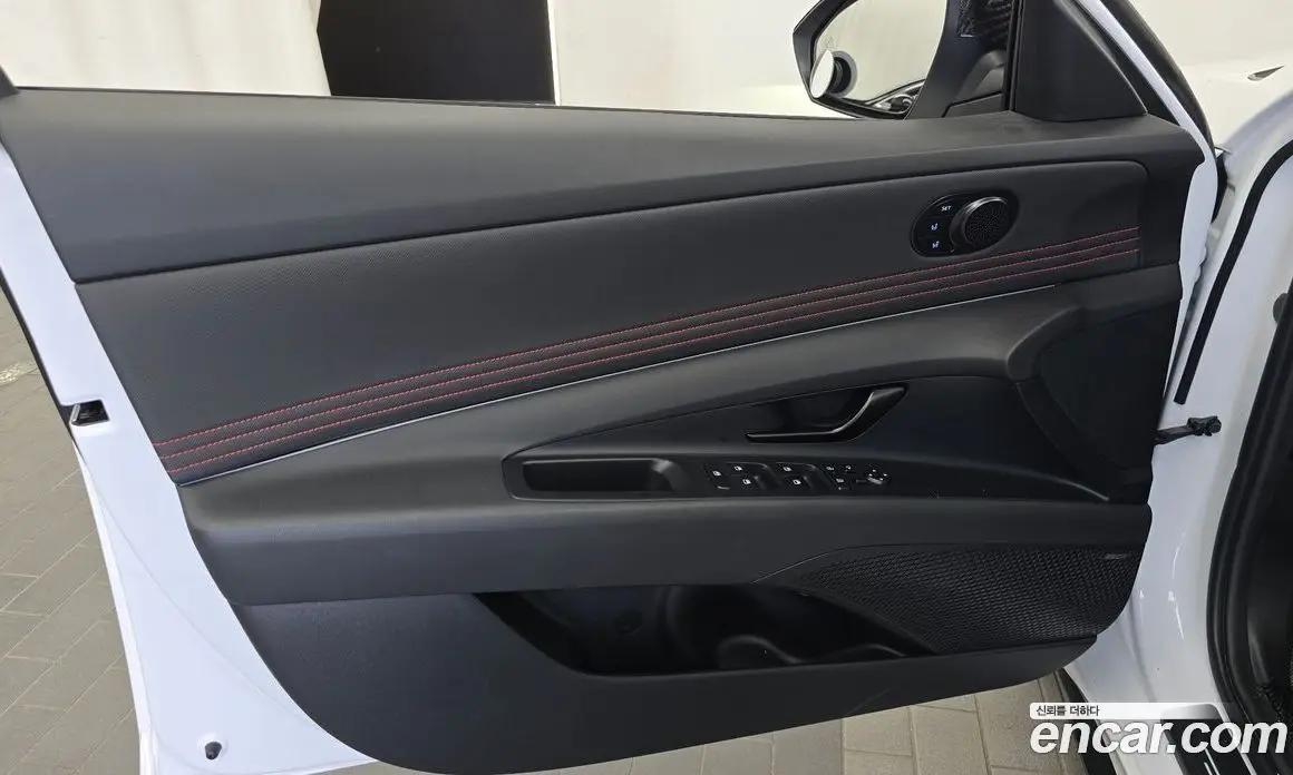Hyundai Avante 2024 1.6 автомат (гидро), фото 14