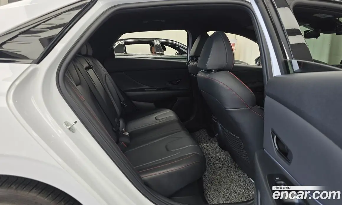 Hyundai Avante 2024 1.6 автомат (гидро), фото 17