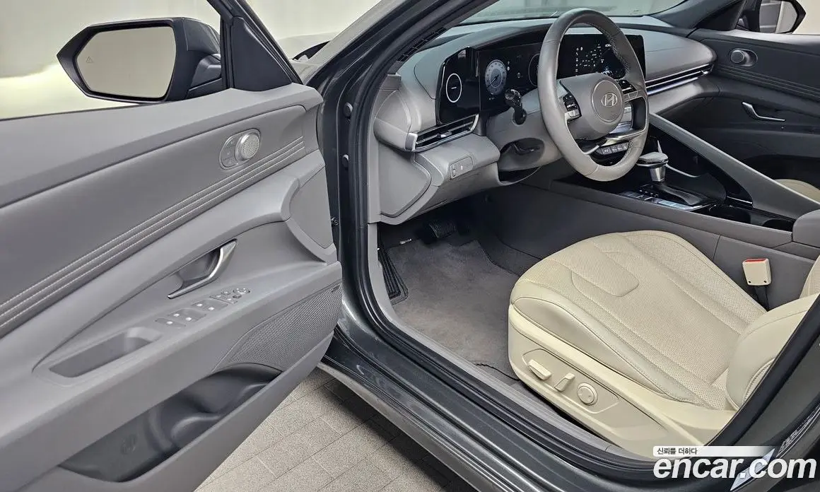 Hyundai Avante 2024 1.6 автомат (гидро), фото 13