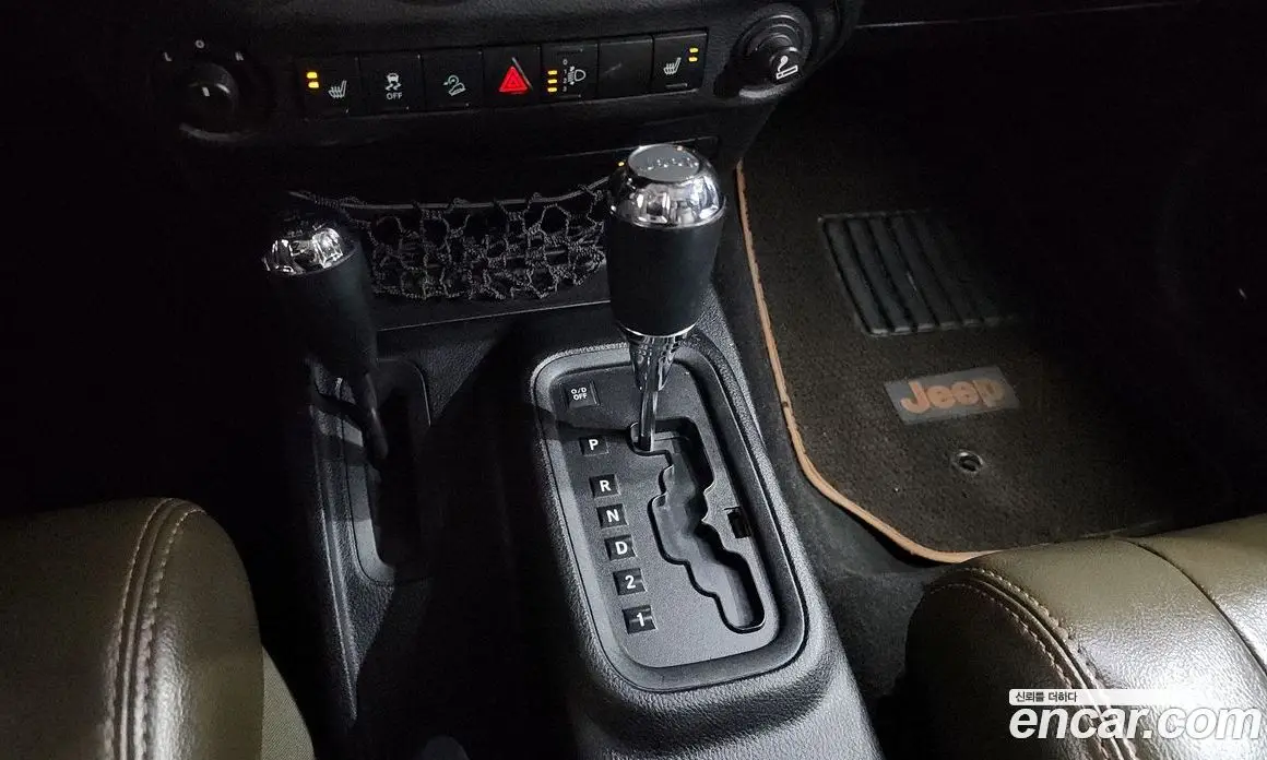 Jeep Wrangler 2011 3.8 автомат (гидро), фото 9