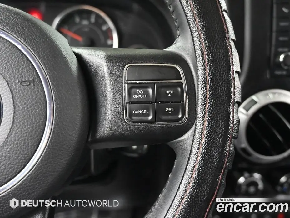 Jeep Wrangler 2012 2.8 автомат (гидро), фото 16