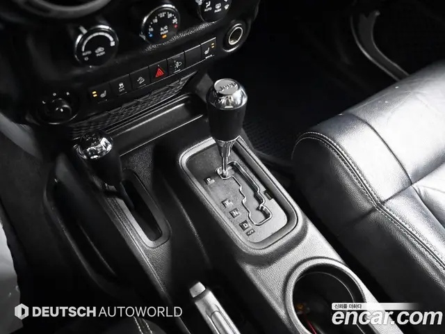 Jeep Wrangler 2012 2.8 автомат (гидро), миниатюра 9