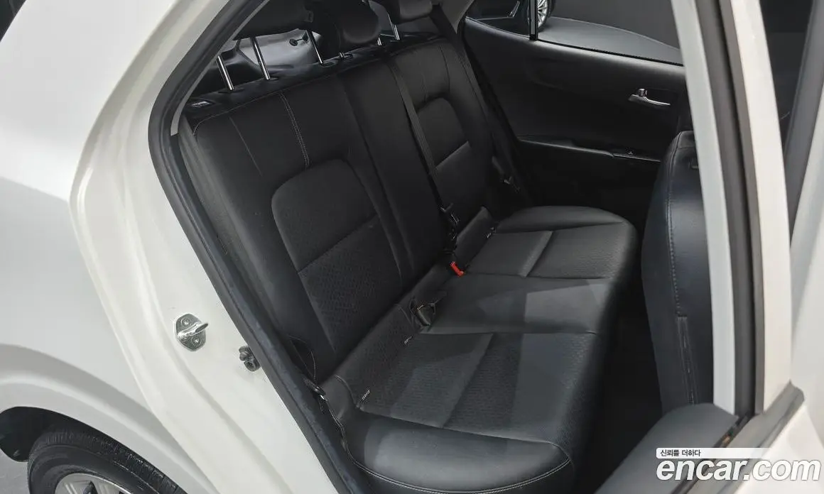 Kia Morning 2018 1.0 автомат (гидро), фото 12 Kia Morning 2018 1.0 автомат (гидро), фото 12