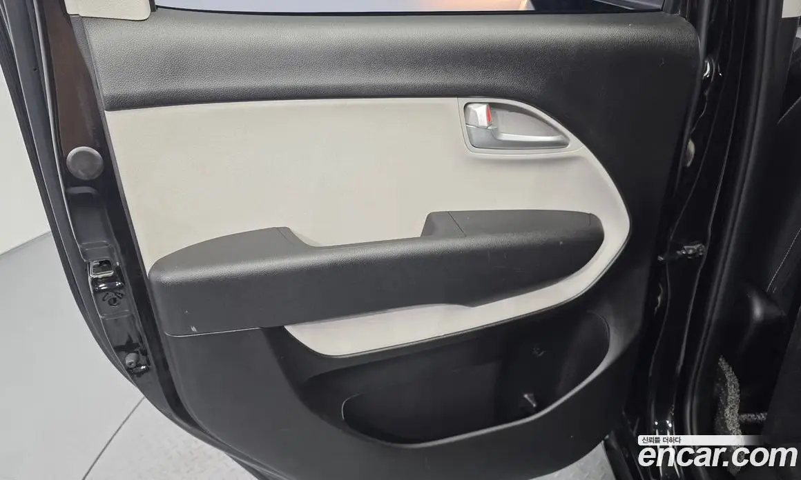 Kia Ray 2022 1.0 автомат (гидро), фото 15