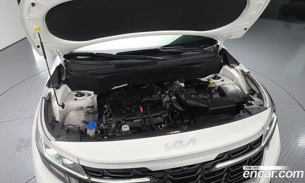 Kia Seltos 2025 1.6 автомат (гидро), фото 6 Kia Seltos 2025 1.6 автомат (гидро), фото 6