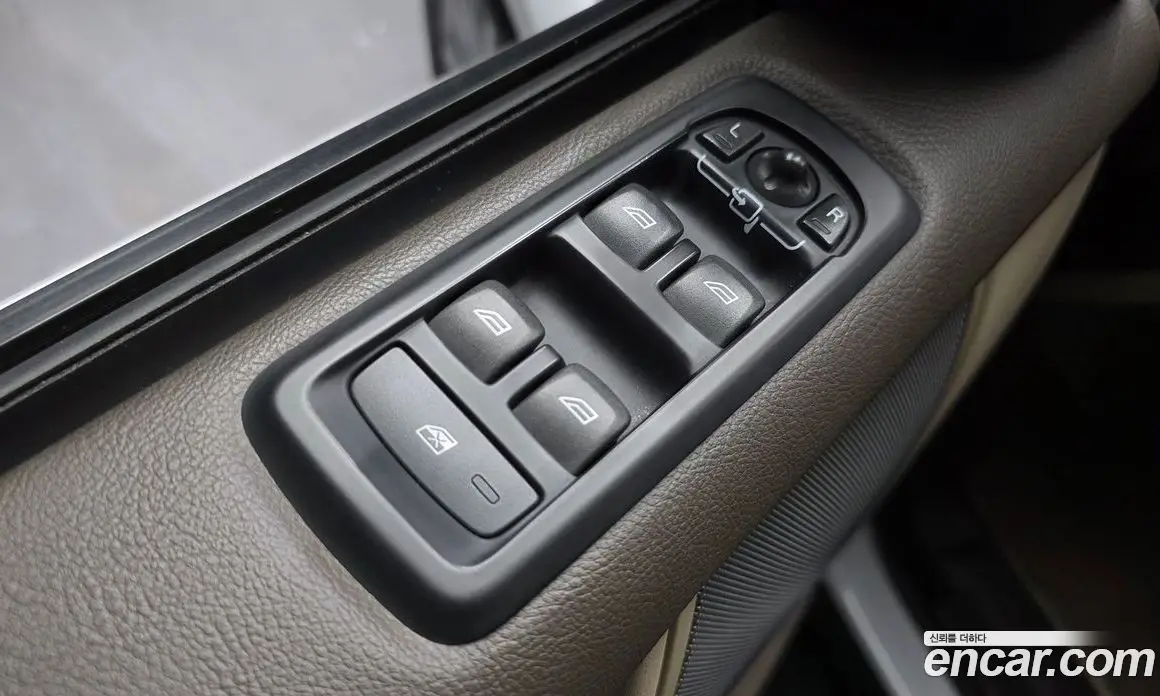 Land Rover Discovery 2015 3.0 автомат (гидро), фото 13 Land Rover Discovery 2015 3.0 автомат (гидро), фото 13