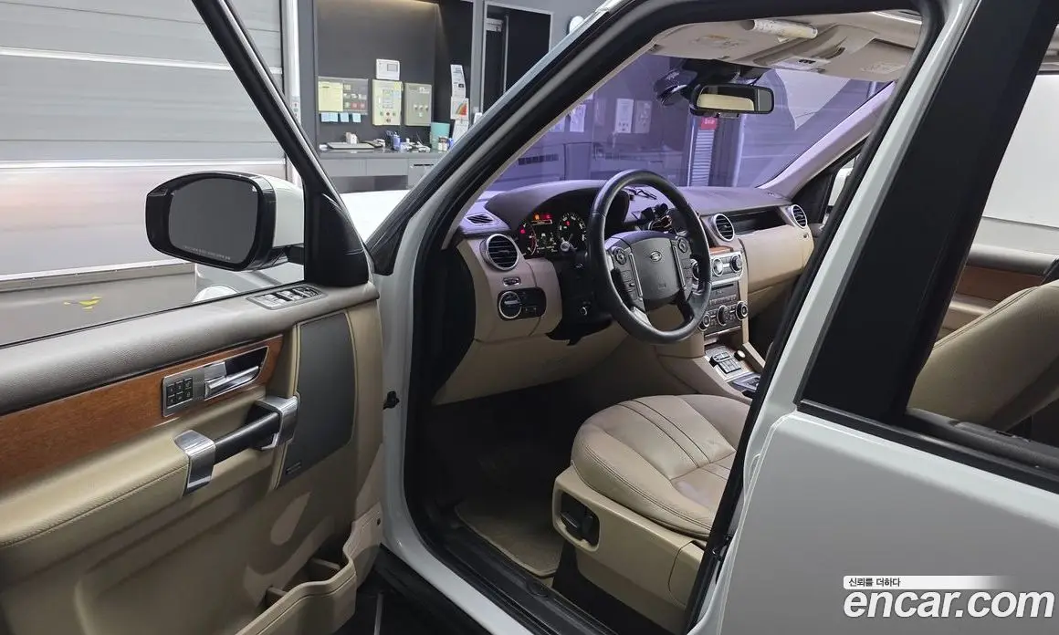 Land Rover Discovery 2015 3.0 автомат (гидро), фото 10 Land Rover Discovery 2015 3.0 автомат (гидро), фото 10