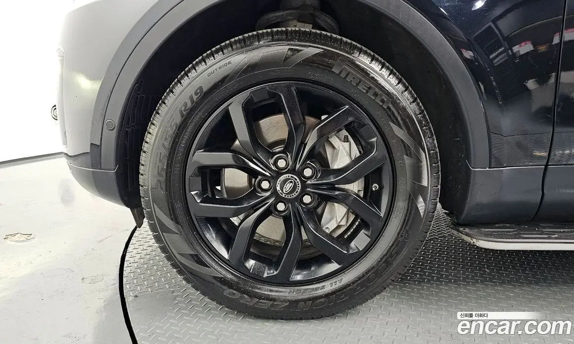 Land Rover Discovery 2019 3.0 автомат (гидро), фото 5