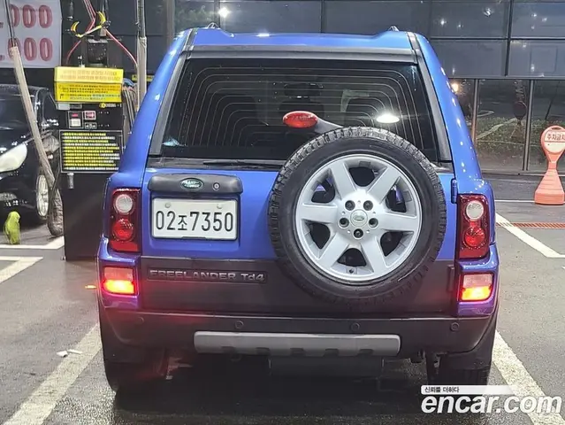 Land Rover Freelander 2004 2.0 автомат (гидро), миниатюра 4 Land Rover Freelander 2004 2.0 автомат (гидро), миниатюра 4