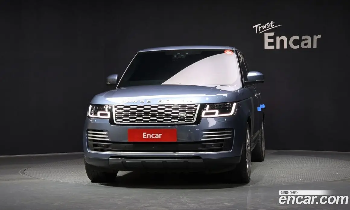 Land Rover Range Rover 2018 4.4 автомат (гидро), фото 3 Land Rover Range Rover 2018 4.4 автомат (гидро), фото 3