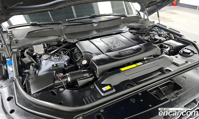 Land Rover Range Rover 2018 4.4 автомат (гидро), миниатюра 6 Land Rover Range Rover 2018 4.4 автомат (гидро), миниатюра 6