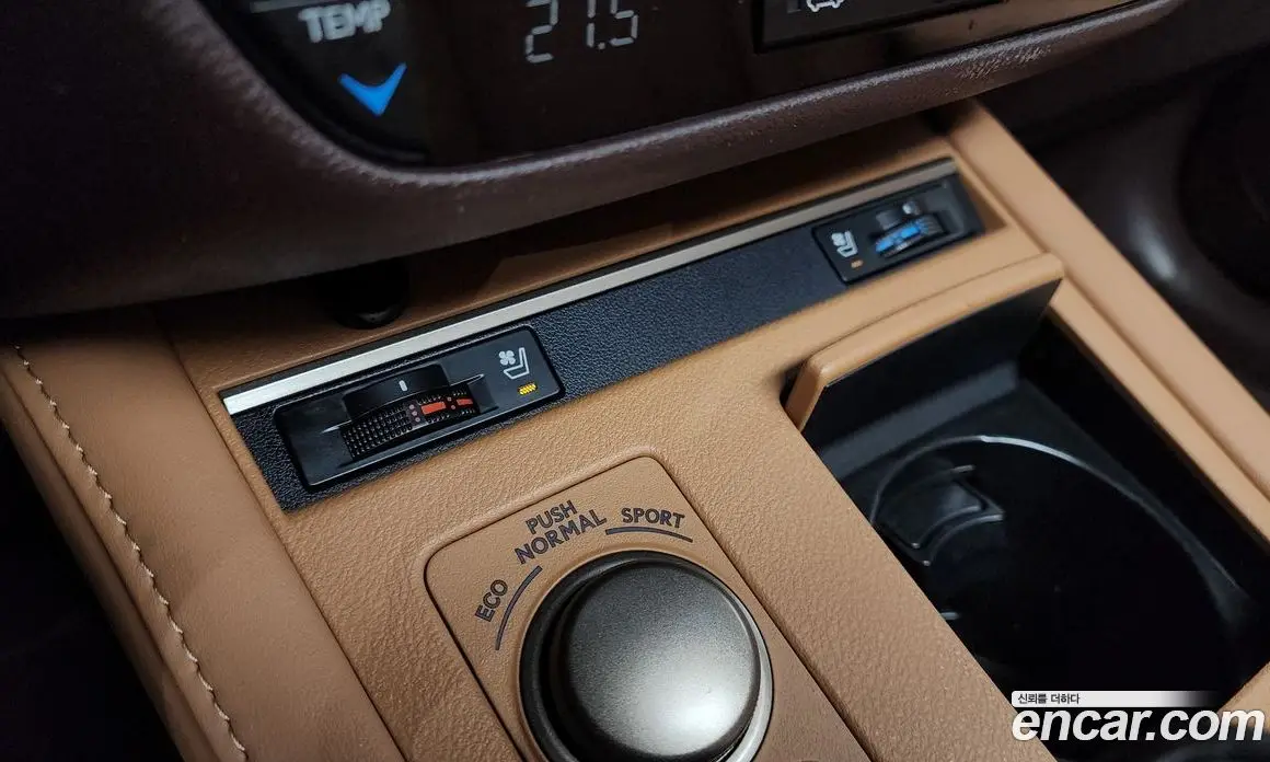Lexus ES 2016 2.5 автомат (гидро), фото 17 Lexus ES 2016 2.5 автомат (гидро), фото 17
