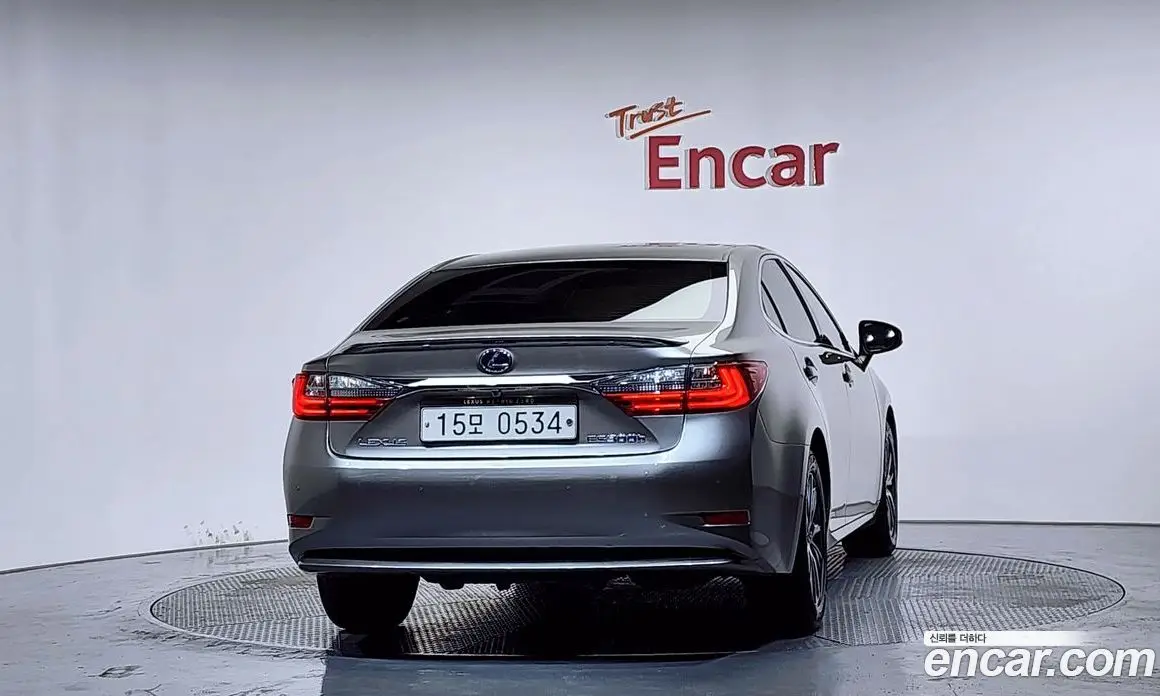 Lexus ES 2016 2.5 автомат (гидро), фото 4 Lexus ES 2016 2.5 автомат (гидро), фото 4