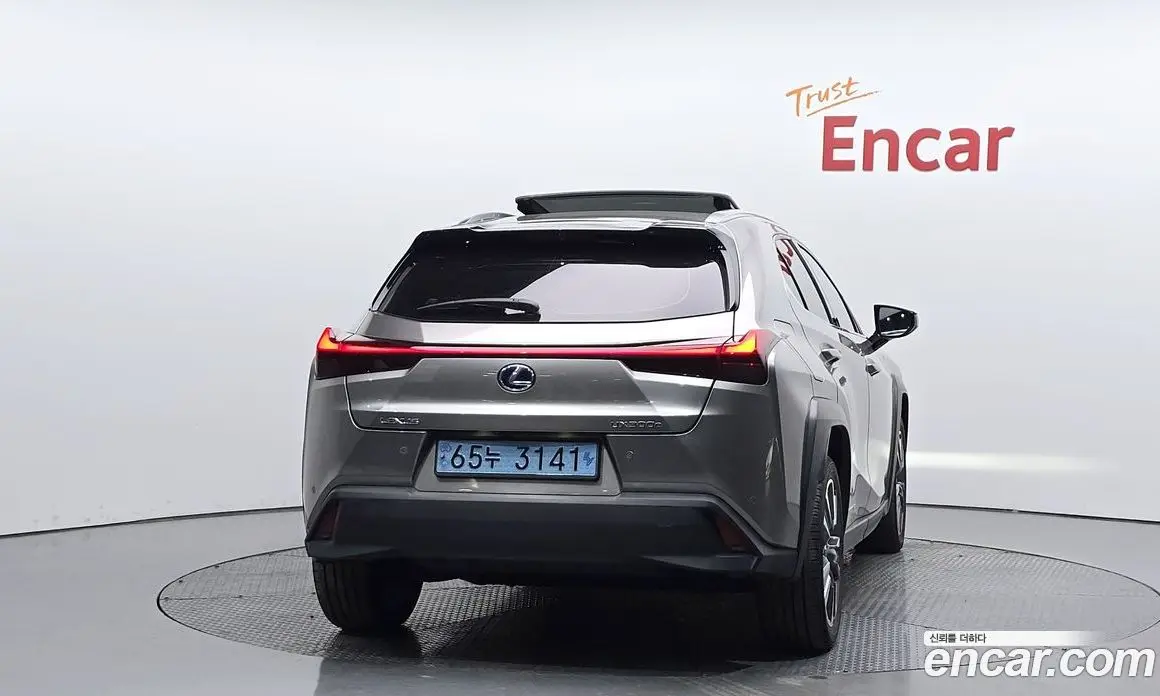 Lexus UX 2022 0.2 автомат (гидро), фото 3 Lexus UX 2022 0.2 автомат (гидро), фото 3