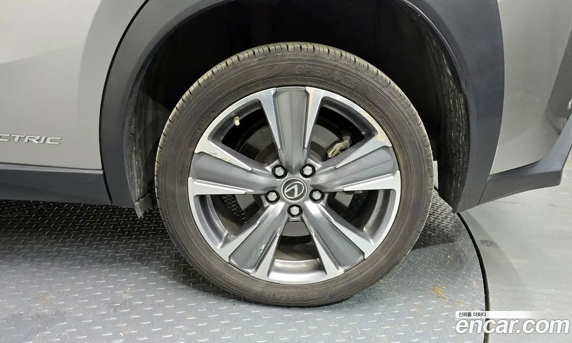 Lexus UX 2022 0.2 автомат (гидро), фото 28 Lexus UX 2022 0.2 автомат (гидро), фото 28