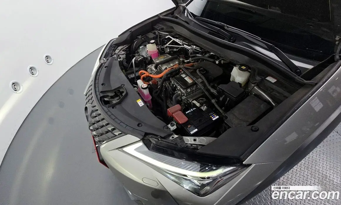 Lexus UX 2022 0.2 автомат (гидро), фото 5 Lexus UX 2022 0.2 автомат (гидро), фото 5