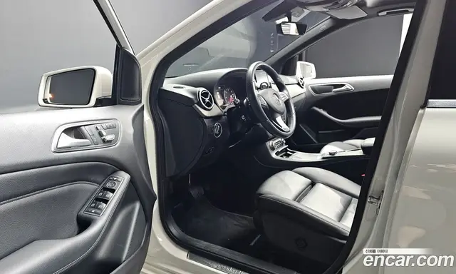Mercedes-Benz B-Class 2017 2.1 автомат (гидро), миниатюра 12