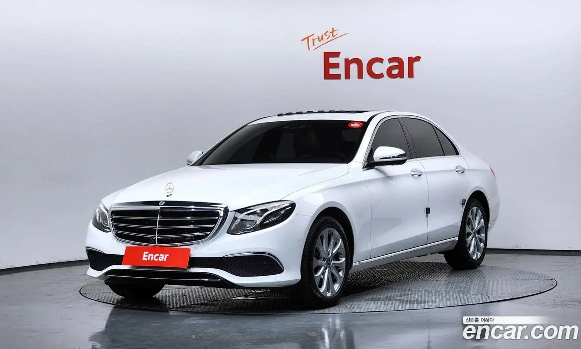 Mercedes-Benz E-Class 2018 2.0 автомат (гидро), фото 1 Mercedes-Benz E-Class 2018 2.0 автомат (гидро), фото 1