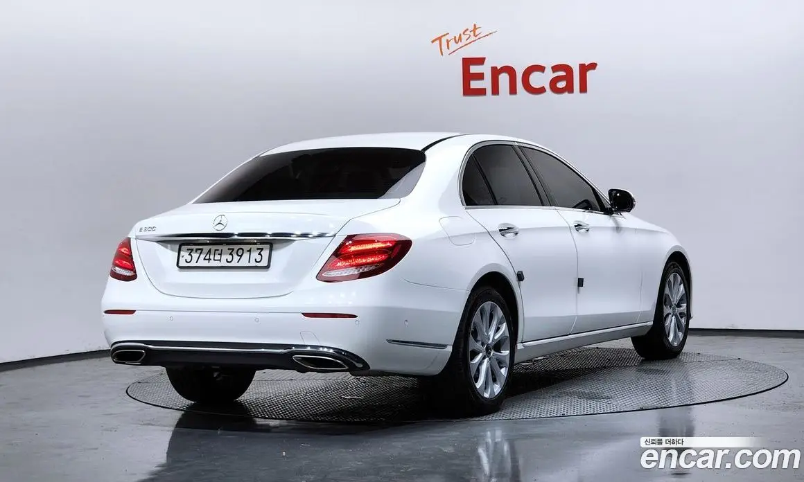 Mercedes-Benz E-Class 2018 2.0 автомат (гидро), фото 2 Mercedes-Benz E-Class 2018 2.0 автомат (гидро), фото 2