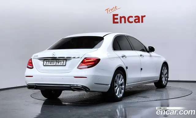 Mercedes-Benz E-Class 2018 2.0 автомат (гидро), миниатюра 2 Mercedes-Benz E-Class 2018 2.0 автомат (гидро), миниатюра 2