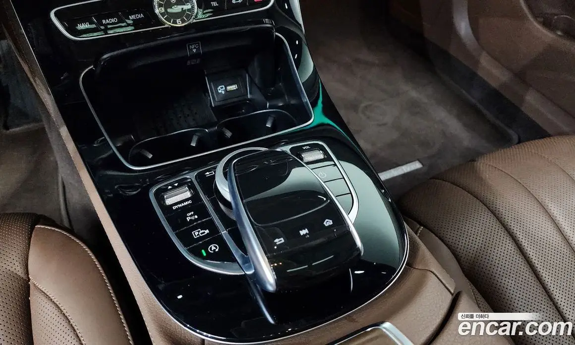 Mercedes-Benz E-Class 2018 2.0 автомат (гидро), фото 12 Mercedes-Benz E-Class 2018 2.0 автомат (гидро), фото 12