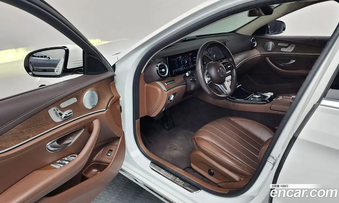 Mercedes-Benz E-Class 2018 2.0 автомат (гидро), фото 13 Mercedes-Benz E-Class 2018 2.0 автомат (гидро), фото 13