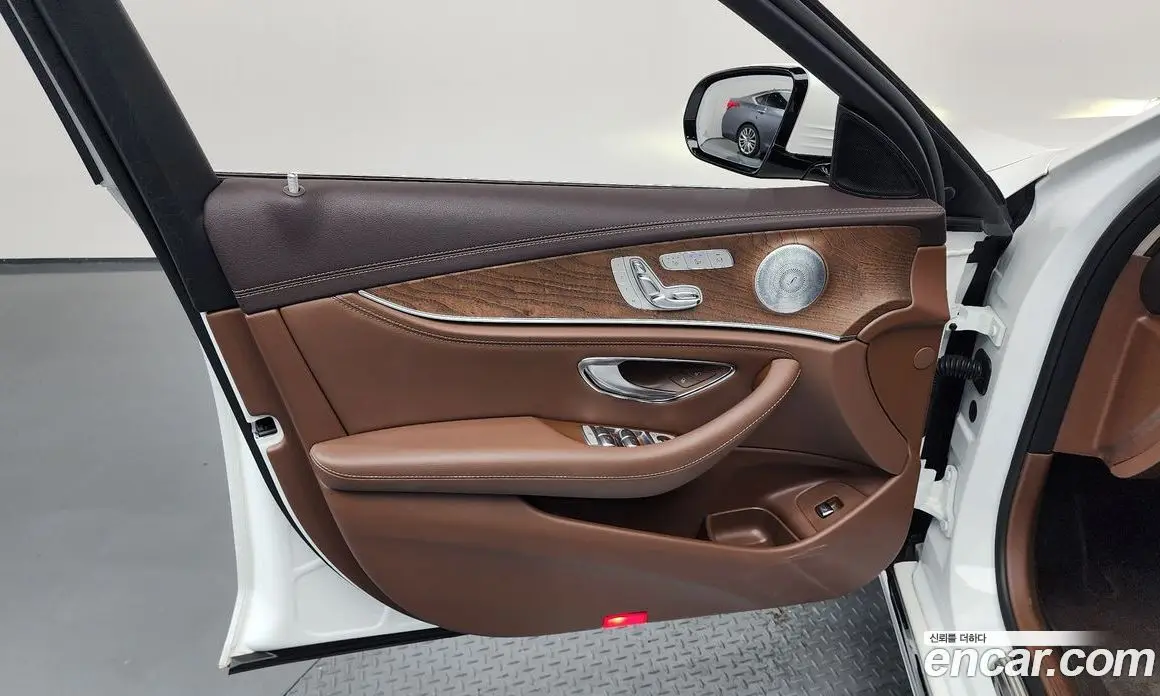 Mercedes-Benz E-Class 2018 2.0 автомат (гидро), фото 14 Mercedes-Benz E-Class 2018 2.0 автомат (гидро), фото 14
