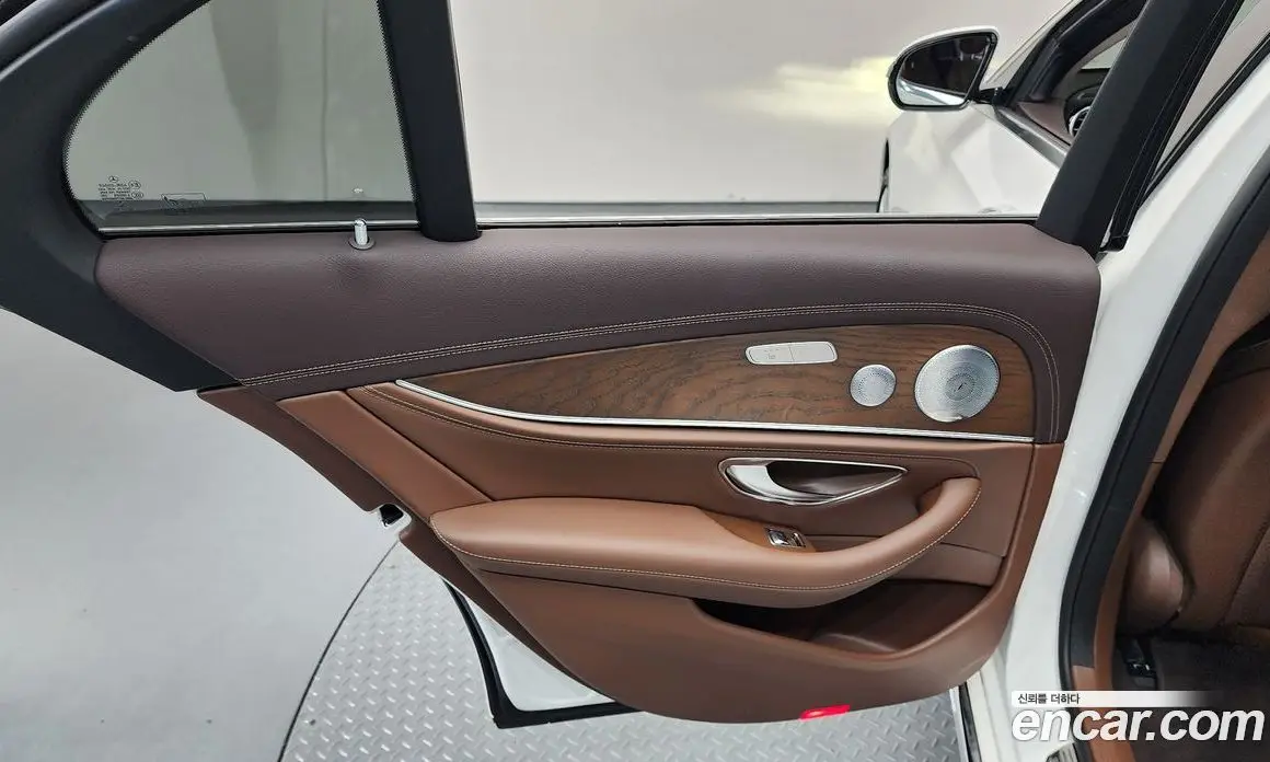 Mercedes-Benz E-Class 2018 2.0 автомат (гидро), фото 15 Mercedes-Benz E-Class 2018 2.0 автомат (гидро), фото 15
