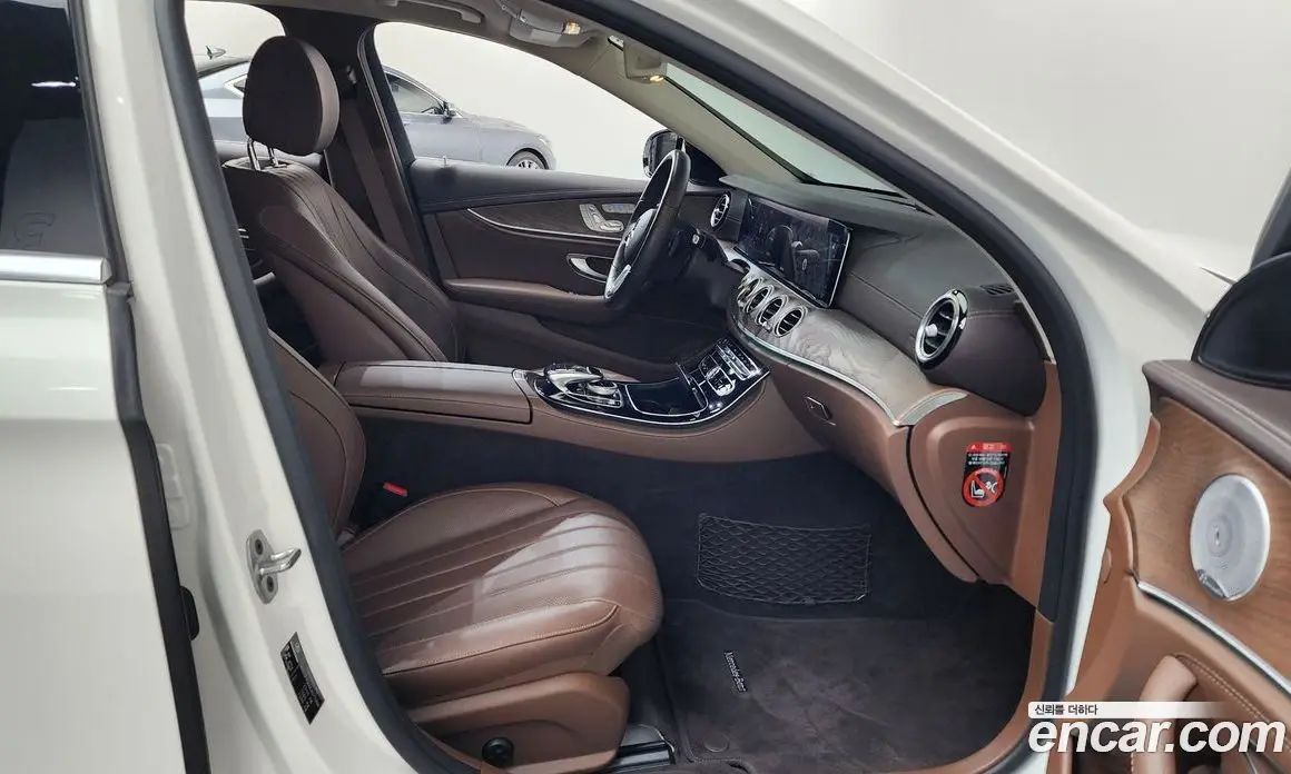Mercedes-Benz E-Class 2018 2.0 автомат (гидро), фото 16 Mercedes-Benz E-Class 2018 2.0 автомат (гидро), фото 16