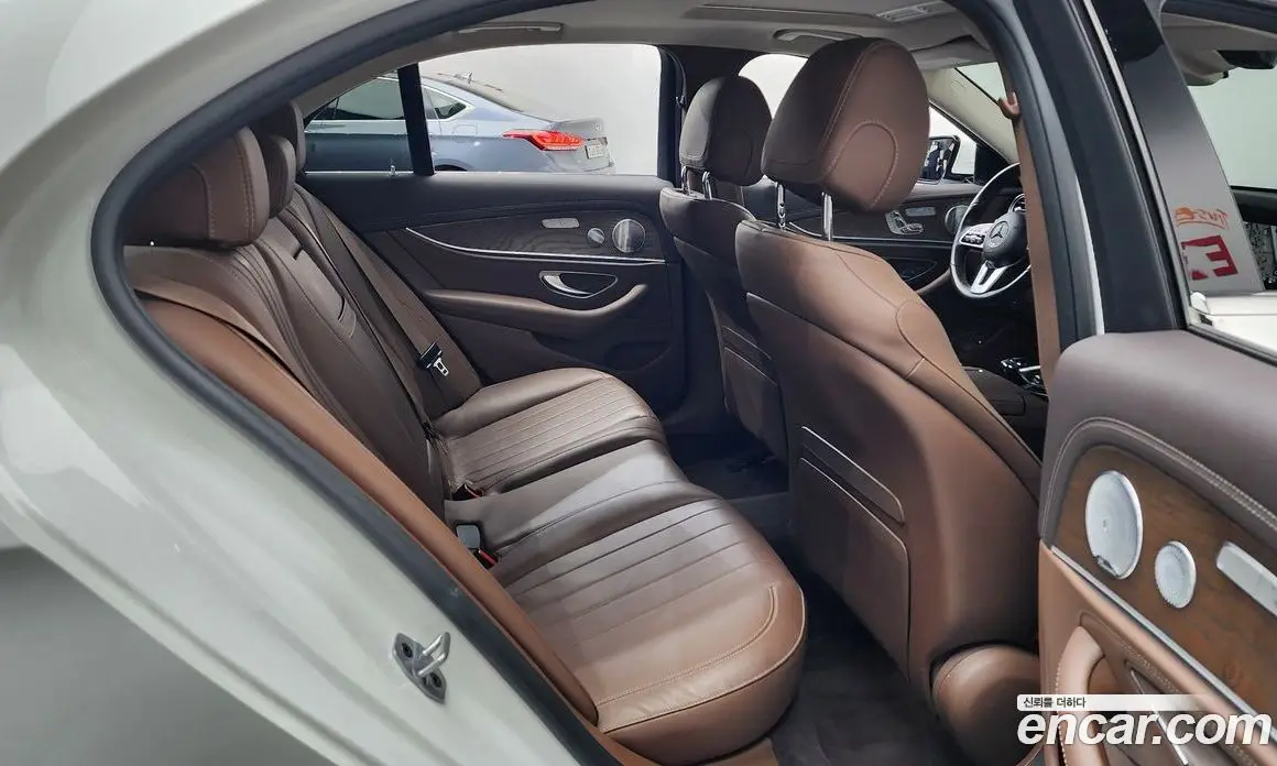Mercedes-Benz E-Class 2018 2.0 автомат (гидро), фото 17 Mercedes-Benz E-Class 2018 2.0 автомат (гидро), фото 17