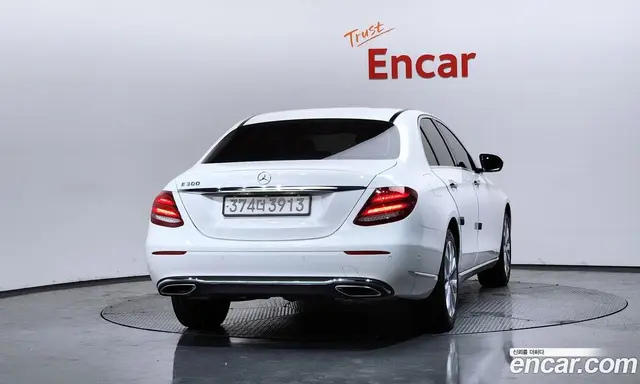 Mercedes-Benz E-Class 2018 2.0 автомат (гидро), миниатюра 4 Mercedes-Benz E-Class 2018 2.0 автомат (гидро), миниатюра 4