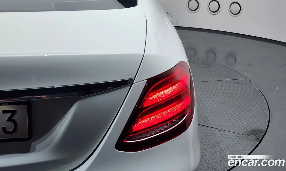 Mercedes-Benz E-Class 2018 2.0 автомат (гидро), фото 9 Mercedes-Benz E-Class 2018 2.0 автомат (гидро), фото 9