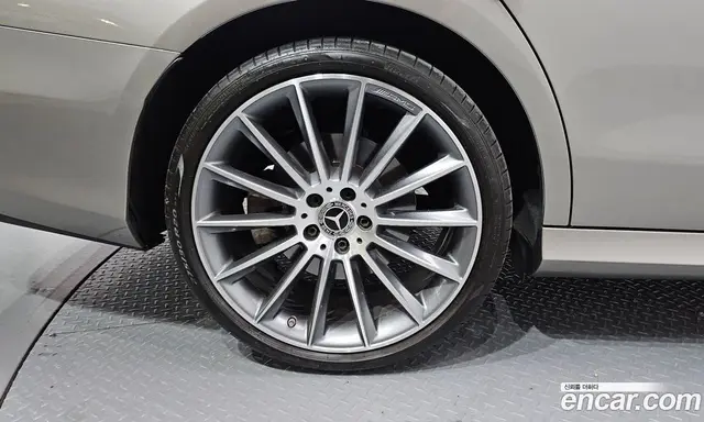 Mercedes-Benz E-Class 2022 2.0 автомат (гидро), миниатюра 4 Mercedes-Benz E-Class 2022 2.0 автомат (гидро), миниатюра 4