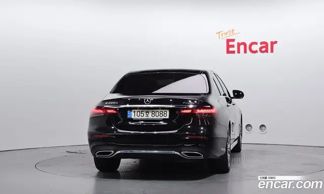 Mercedes-Benz E-Class 2022 2.0 автомат (гидро), миниатюра 4 Mercedes-Benz E-Class 2022 2.0 автомат (гидро), миниатюра 4