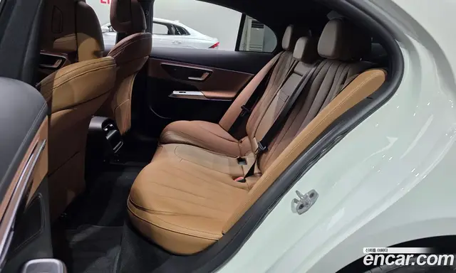 Mercedes-Benz E-Class 2025 2.0 автомат (гидро), миниатюра 11 Mercedes-Benz E-Class 2025 2.0 автомат (гидро), миниатюра 11