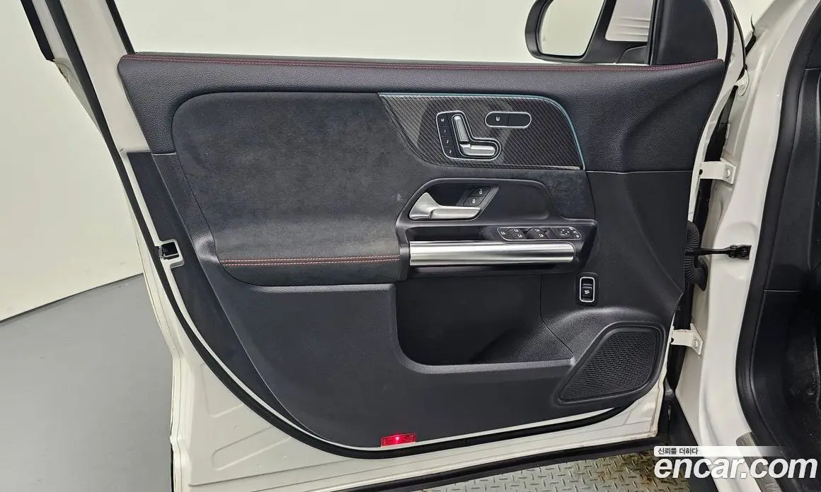Mercedes-Benz GLA-Class 2022 2.0 автомат (гидро), фото 14