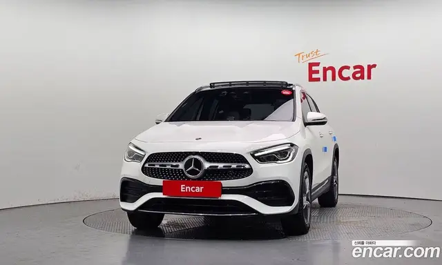 Mercedes-Benz GLA-Class 2022 2.0 автомат (гидро), миниатюра 3