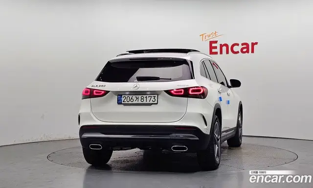 Mercedes-Benz GLA-Class 2022 2.0 автомат (гидро), миниатюра 4